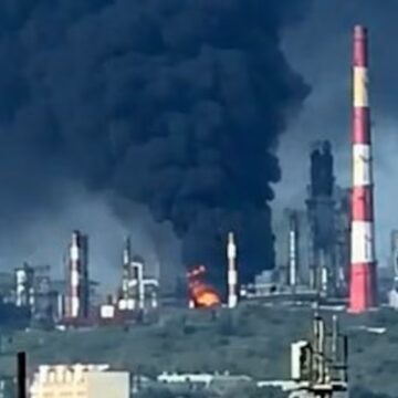 02 ВСУ атаковали один из крупнейших НПЗ России в Ярославле