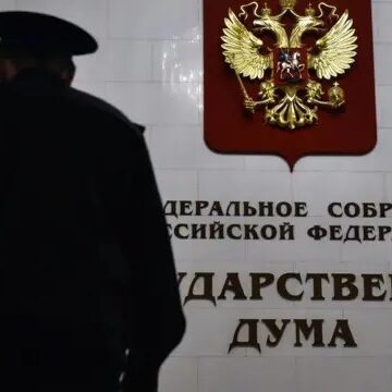 Госдума единогласно разрешила Путину вводить войска в другие страны для «защиты граждан» от судебного преследования
