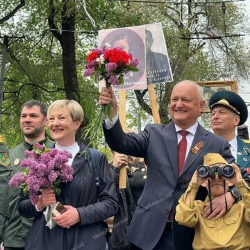 Додон бросает вызов закону и заявляет, что наденет «георгиевскую ленту» 9 мая