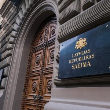 Скандал с упавшими дронами привел к отставке кабмина Латвии: новым премьером может стать оппозиционер