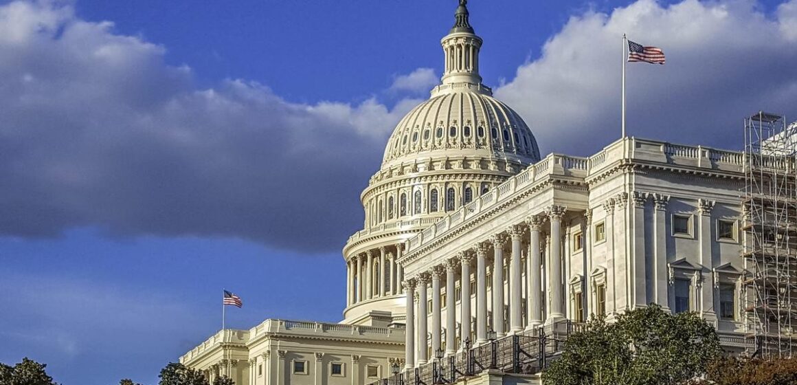 13 Конгресс против Трампа: Сенат США продвинул резолюцию об ограничении военных полномочий президента по Ирану