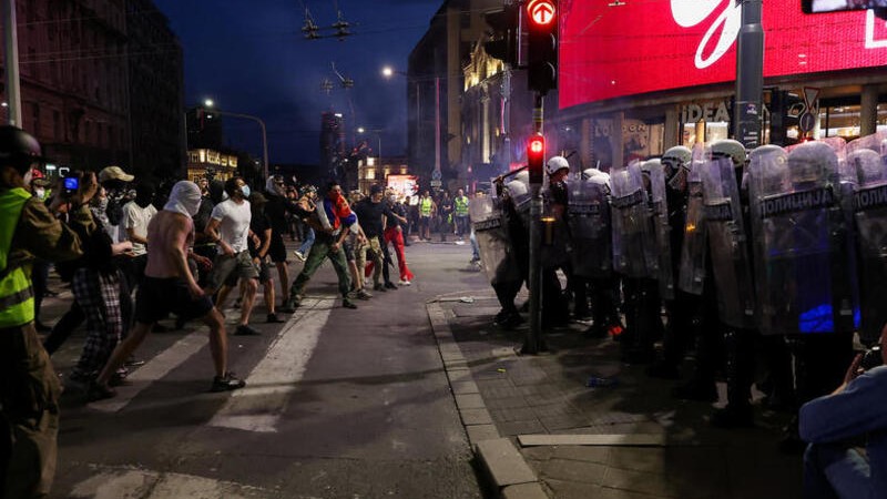 13 Студенческие протесты в Сербии переросли в беспорядки
