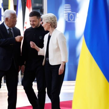 Financial Times: Евросоюз готовится к прямым переговорам с Путиным