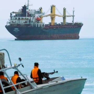 Иран вводит новые правила в Ормузском проливе: танкеры обязали заполнять детальные декларации