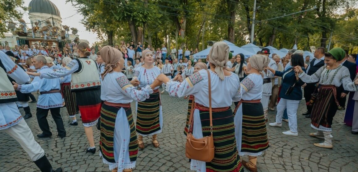 22 Народная музыка и 100 килограммов голубцов