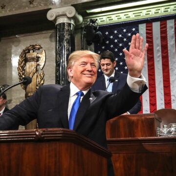 Трамп уведомил Конгресс о завершении войны с Ираном на фоне юридических споров и блокады