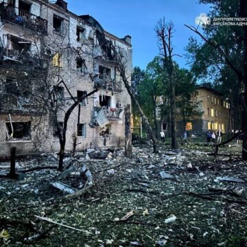 Россия атаковала Днепр и Одессу: десятки пострадавших, повреждены жилые дома и детсад