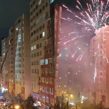 В Кишинэу из-за фейерверка вспыхнул пожар в многоэтажке: виновники задержаны
