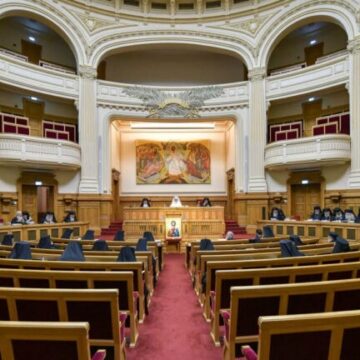 Священный Синод Румынской православной церкви одобрил отставку митрополита Петру и «немедленно» начнет процедуру избрания нового митрополита Басарабии