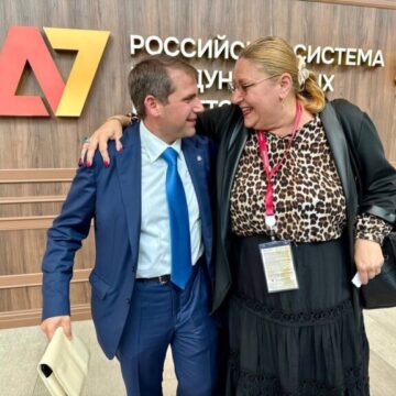 Илан Шор в объятиях Дианы Шошоакэ в Санкт-Петербурге: «С будущим президентом свободной Румынии»