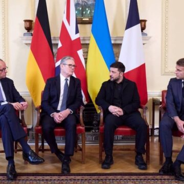 Послы Великобритании, Франции и Германии в Москве призывают к прямым переговорам между Россией и Украиной