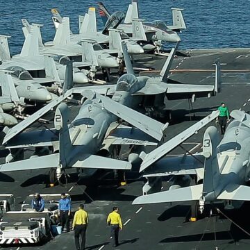 США наносят новый удар по танкеру в Ормузе, усиливая блокаду иранских портов