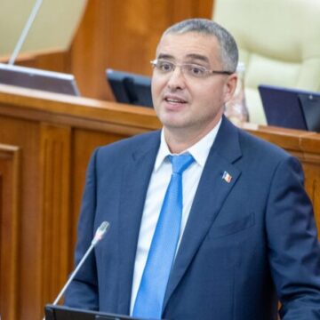 Ренато Усатый: «Банки проверяют граждан, но мошенники снимают сотни тысяч леев без проблем»
