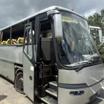 Белорусский автобус с детьми попал под атаку дрона в Брянской области