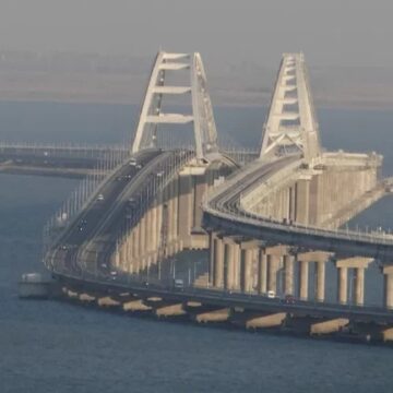 Ночная атака БПЛА на Крым: пожары в Керчи и перекрытие Крымского моста