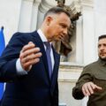 «Если Украина отказывается от наград, пусть отказывается и от полученного оружия»:экс-премьер Польши
