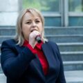 Ирина Лозован пытается через суд взыскать зарплату с Парламента