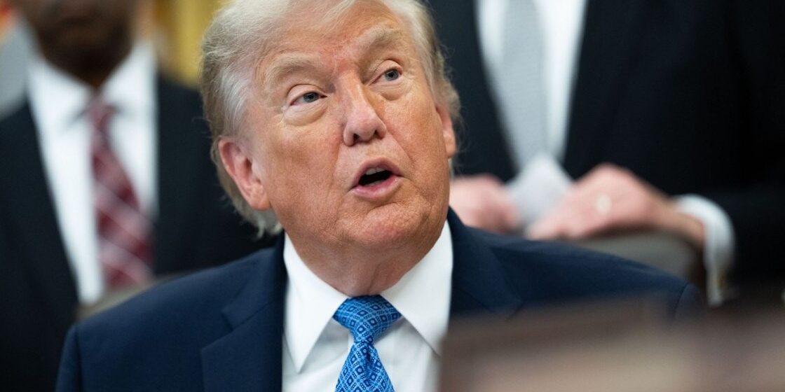 Трамп анонсирует переговоры с Ираном в Дохе во вторник, Тегеран заявляет, что таких встреч не планируется