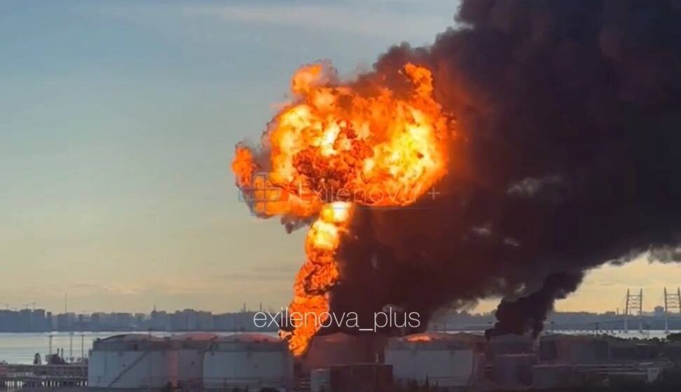 Масштабная атака дронов на Россию: в Санкт-Петербурге загорелся нефтяной терминал