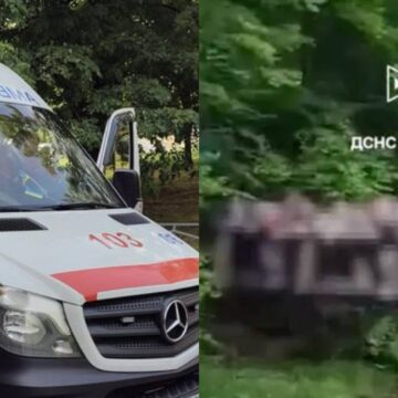 Под Черновцами обрушился деревянный мост с детьми: есть пострадавшие