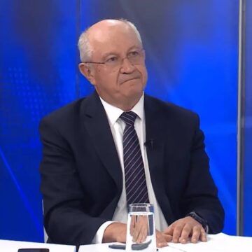 519.png Политический кризис в Республике Молдова. Премьер-министр Александру Мунтяну уходит в отставку после восьми месяцев пребывания в должности. Об этом было объявлено сегодня утром.
