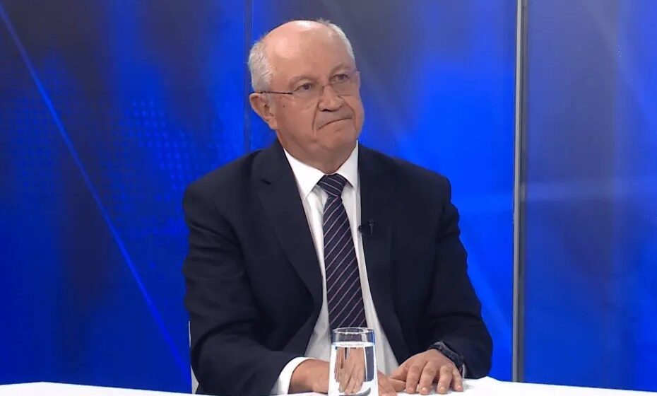 519.png Политический кризис в Республике Молдова. Премьер-министр Александру Мунтяну уходит в отставку после восьми месяцев пребывания в должности. Об этом было объявлено сегодня утром.