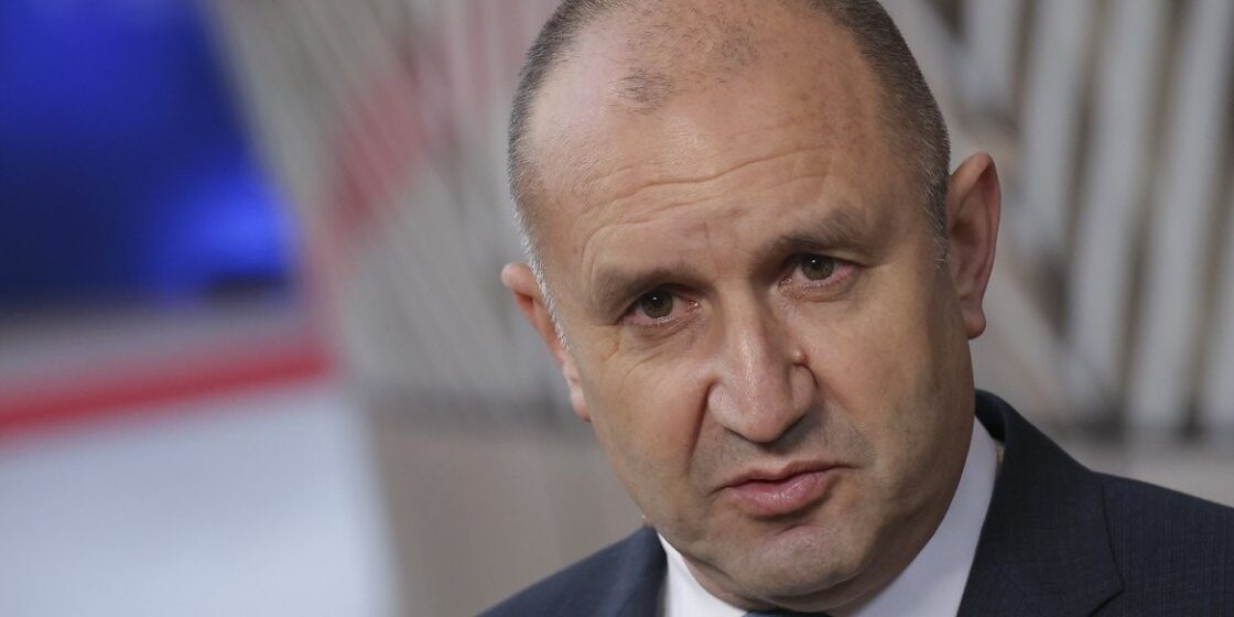 559 Болгария выступит против нового пакета санкций ЕС против России. Румен Радев: «Я поддерживаю национальные интересы»