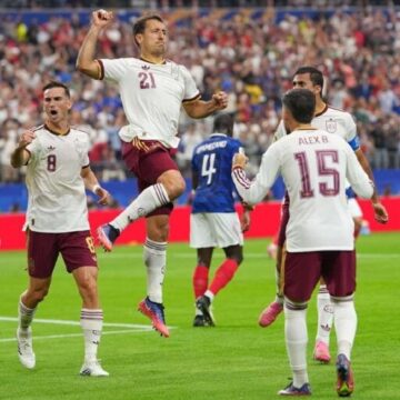Первый финалист определен: Испания вышла в финал чемпионата мира, обыграв Францию со счетом 2:0