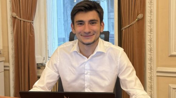 Зарплата в 300 тысяч леев для 21-летнего советника: скандал в Министерстве культуры привел к увольнению