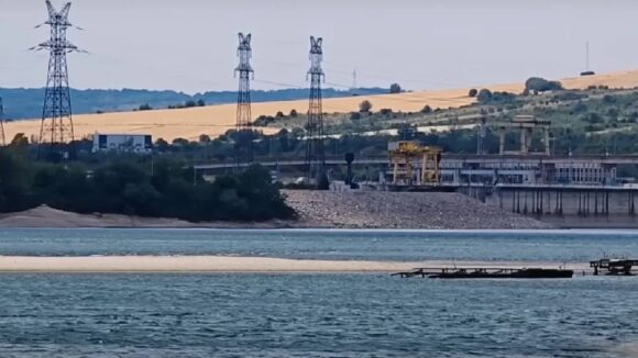 Румыния: низкий уровень воды в Дунае парализовал судоходство и угрожает урожаю