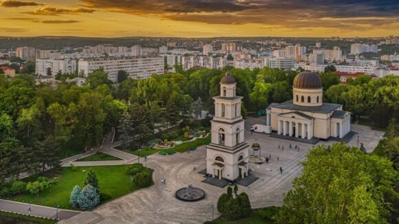 В преддверии 590-летия города: девять деятелей культуры и спорта стали почетными гражданами Кишинэу