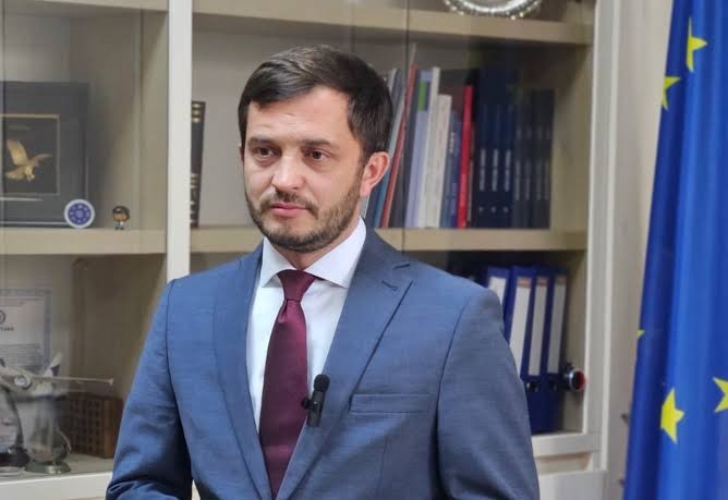869 Бывший глава Управления гражданской авиации Василе Шарамет назначен исполняющим обязанности администратора «MoldATSA»