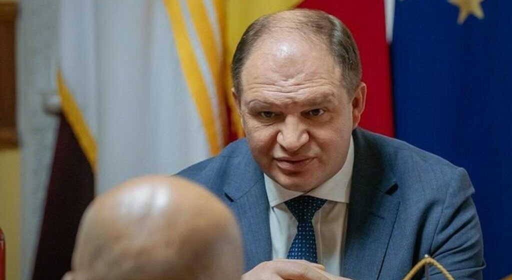 «Будем отмечать праздник — и точка». Ион Чебан выступил в роли защитника Дня румынского языка