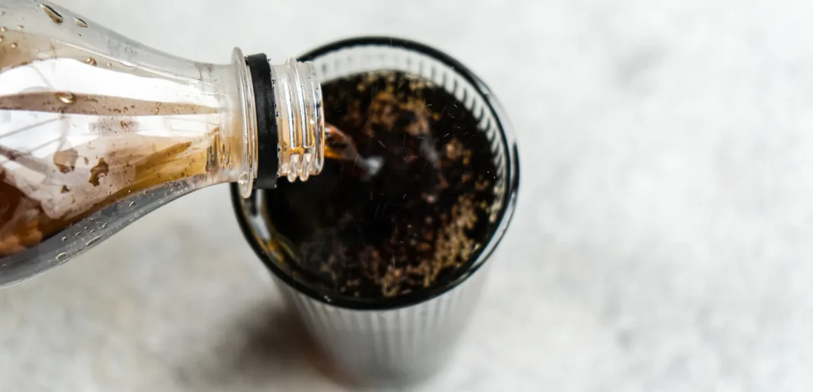 Врачи спасли женщину от операции с помощью Diet Coke