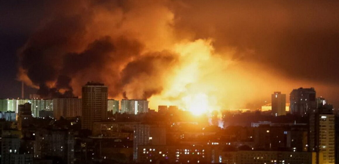 Массированная атака беспилотников на Белгород: 12 пострадавших, среди них дети